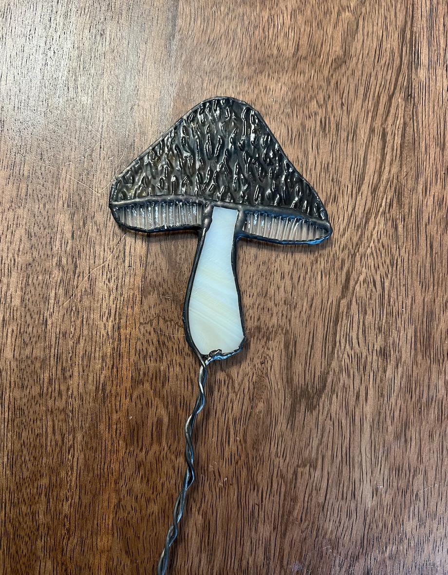 Décoration de jardinière en vitrail champignon bleu